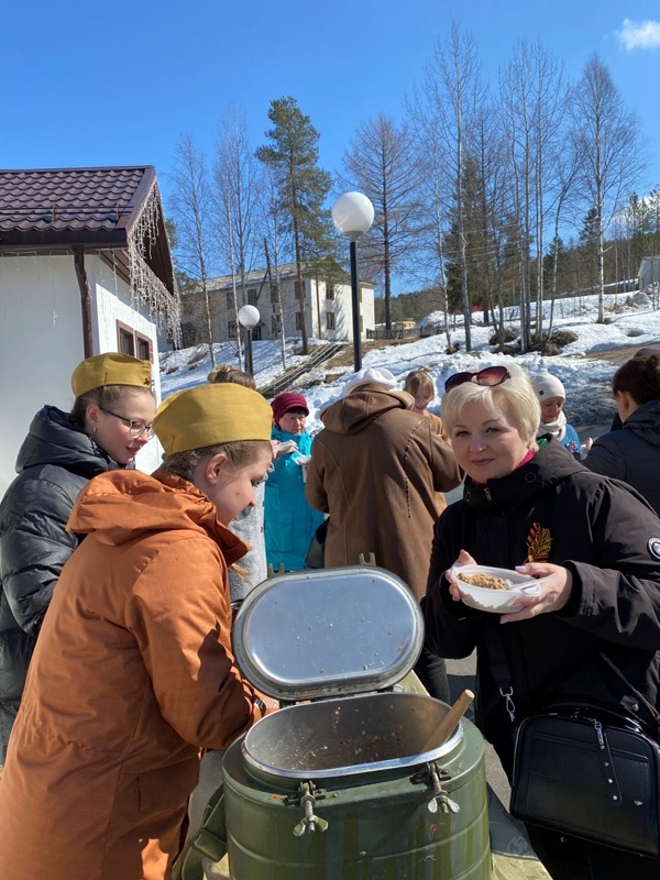 В рамках празднования Дня Победы в с.Ковдозеро и с.п.Зареченск прошла акция «Солдатская каша» 